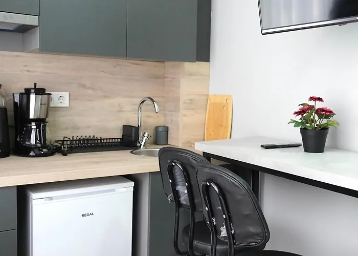 Near The Bull Statue In Kadikoy איסטמבול